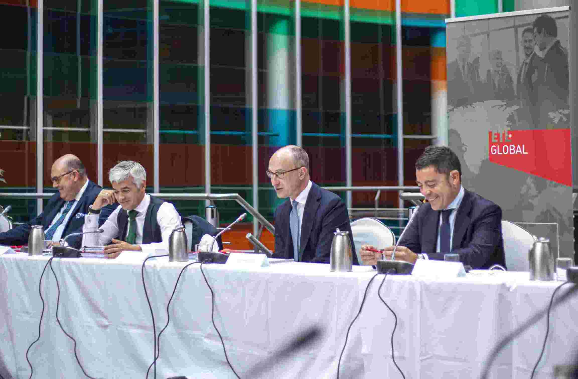 ETL GLOBAL´s CEO Dr. Christian Gorny and Master Partner Juan Bermúdez Clavería at the National Congress with BK Consulting´s Managing Director Raúl Barambones Gibello.